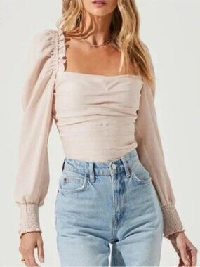 Astr The Label Blush Pink Ruched Square Neck Puff Sleeve Top. Size L.